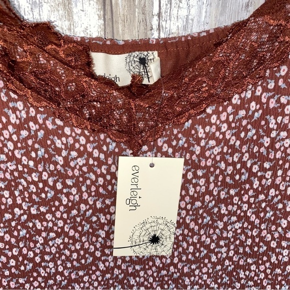 NWT Everleigh Maroon Floral Cami Tank - Picture 4 of 5